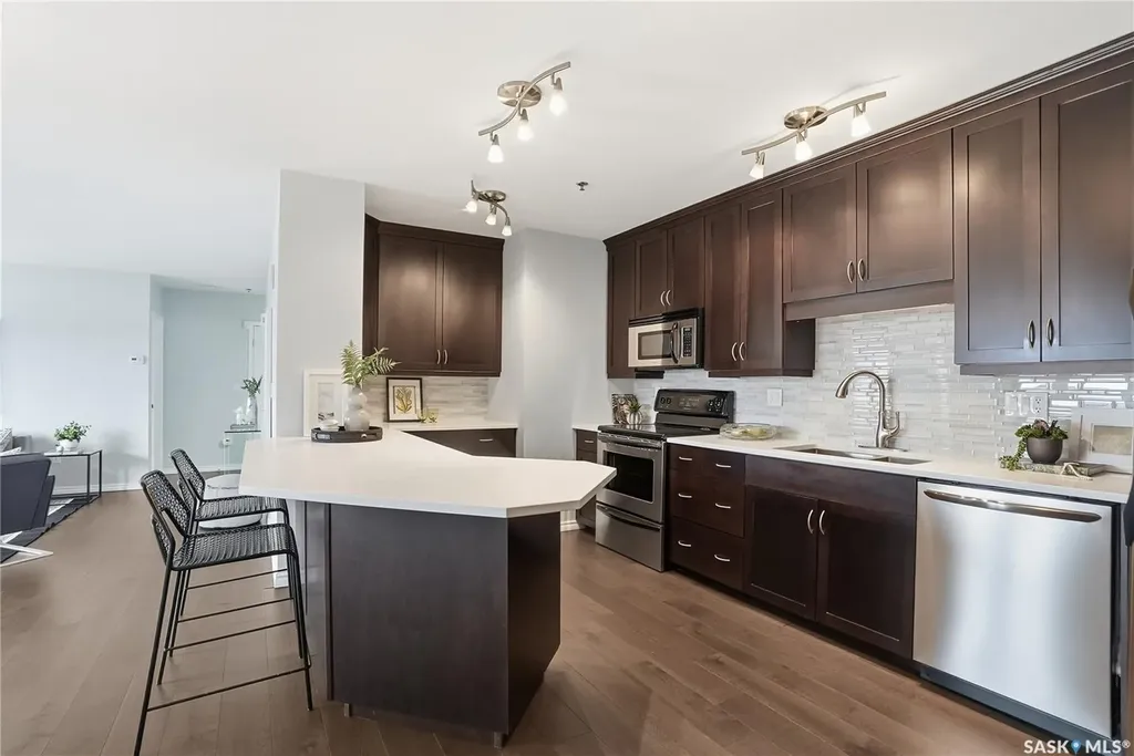 902 Spadina Crescent E Saskatoon SK S7K 0G8