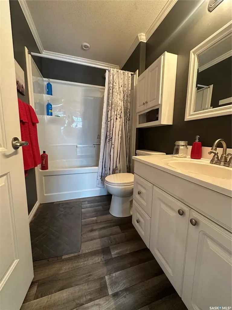 825 Park Drive Good Lake Rm No. 274 SK S0A 0L0