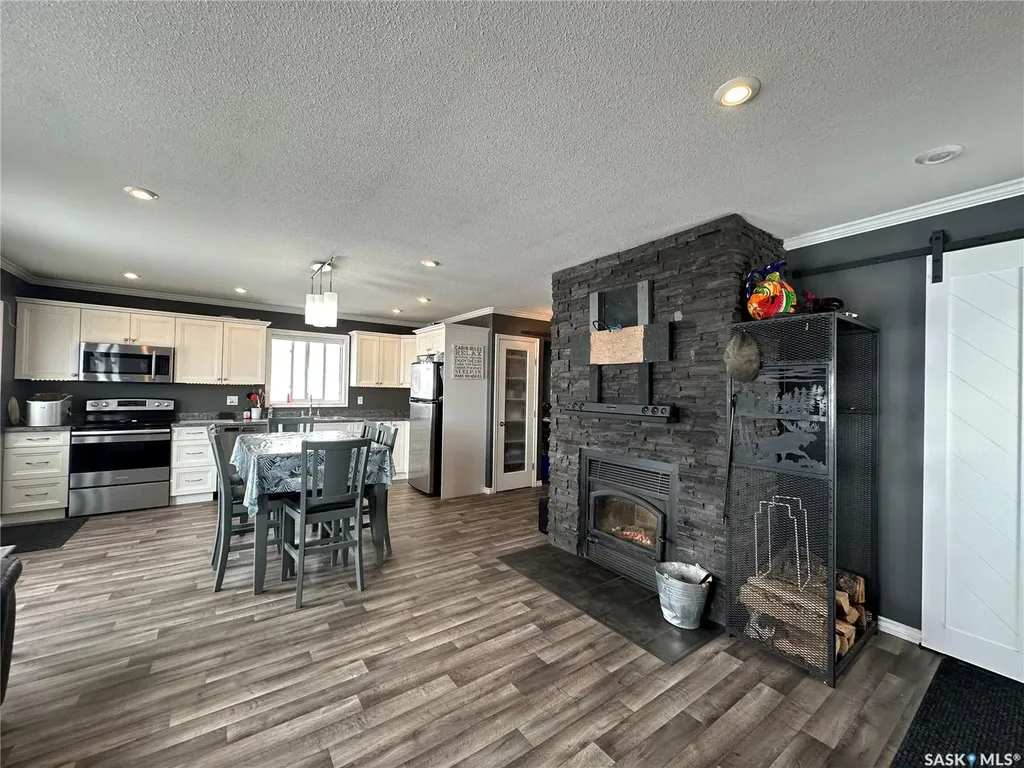 825 Park Drive Good Lake Rm No. 274 SK S0A 0L0