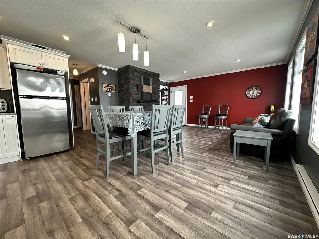 825 Park Drive Good Lake Rm No. 274 SK S0A 0L0