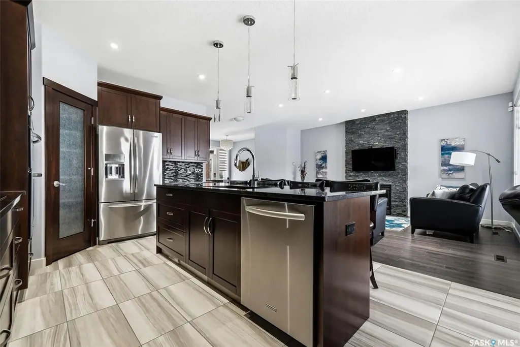 3921 Red Lily Bay Regina SK S4V 1S3