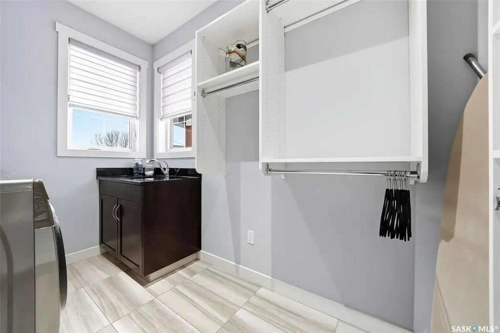 3921 Red Lily Bay Regina SK S4V 1S3