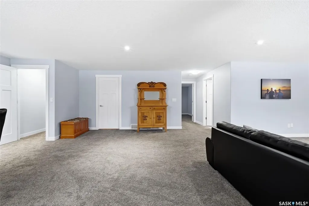3921 Red Lily Bay Regina SK S4V 1S3