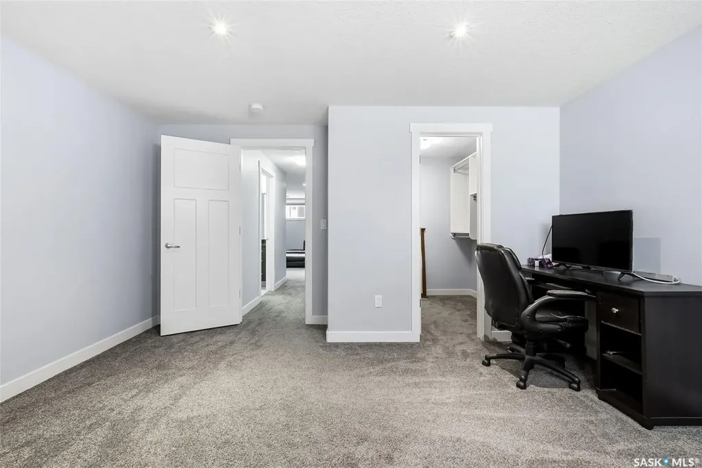 3921 Red Lily Bay Regina SK S4V 1S3