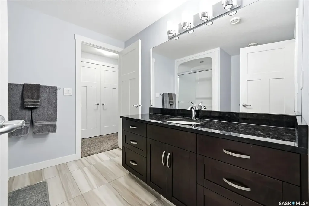 3921 Red Lily Bay Regina SK S4V 1S3