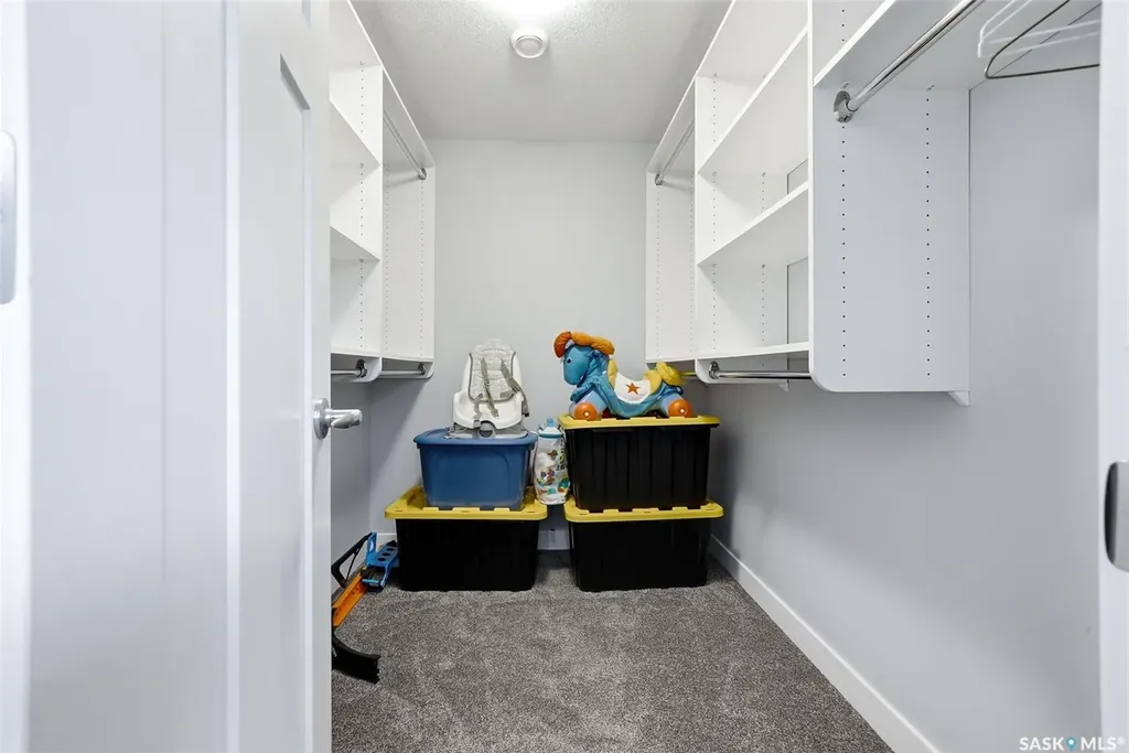 3921 Red Lily Bay Regina SK S4V 1S3