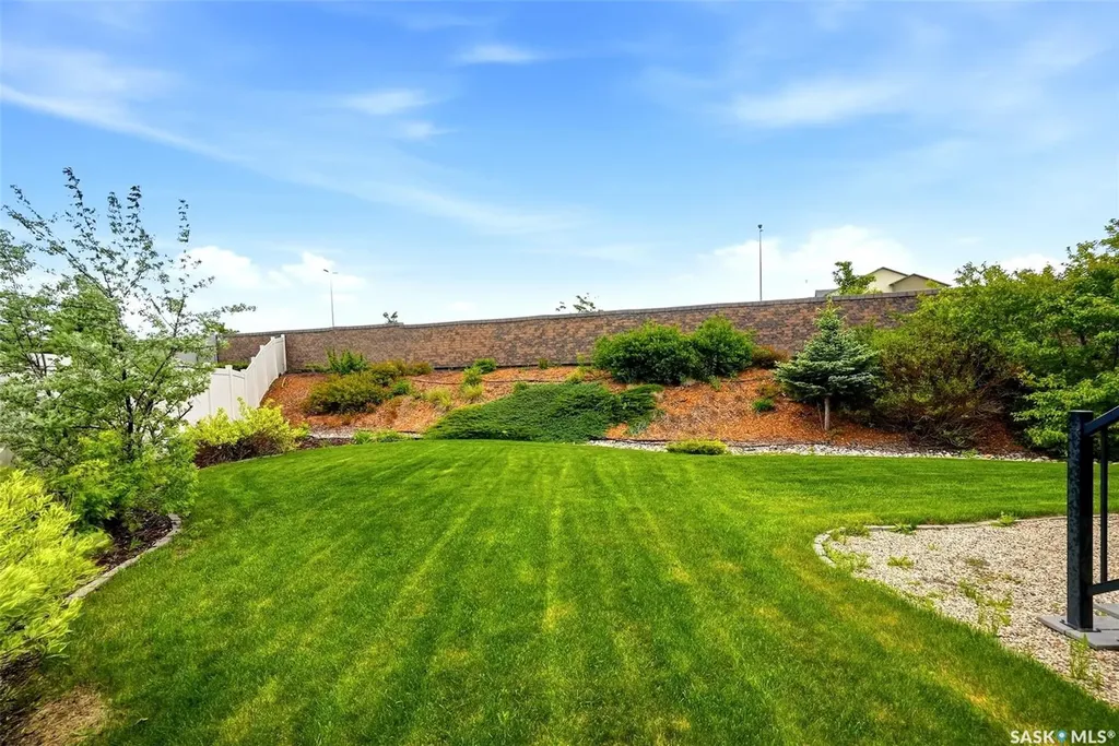 3921 Red Lily Bay Regina SK S4V 1S3