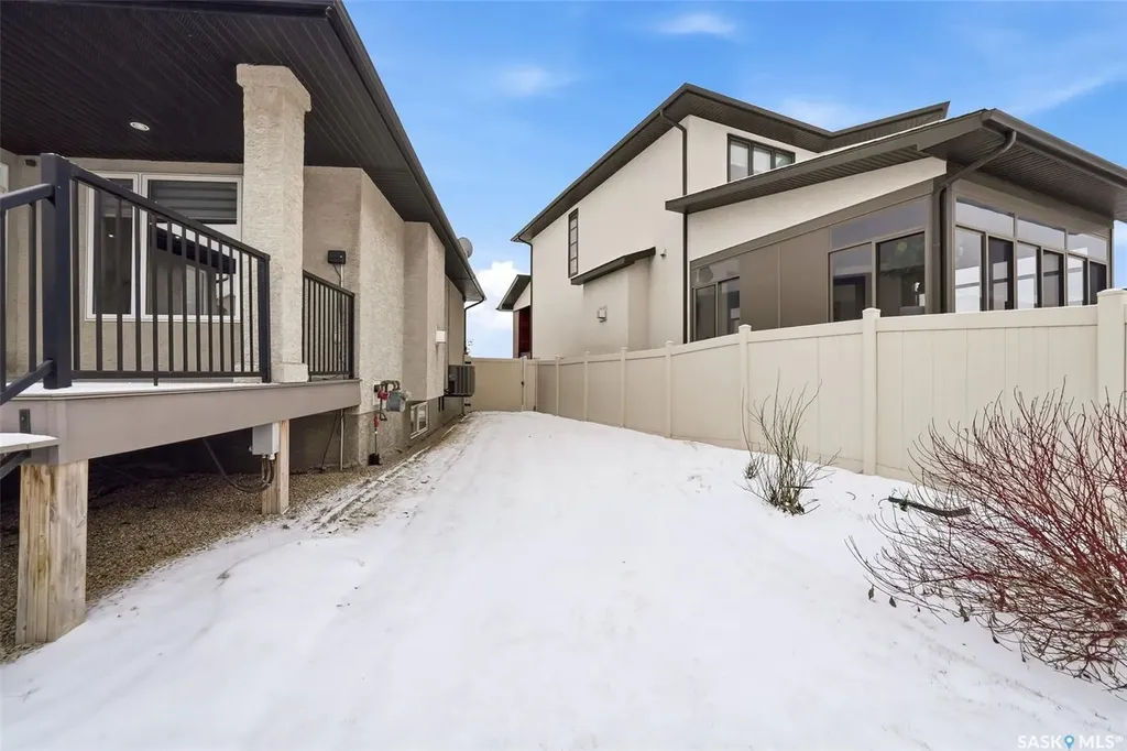 3921 Red Lily Bay Regina SK S4V 1S3
