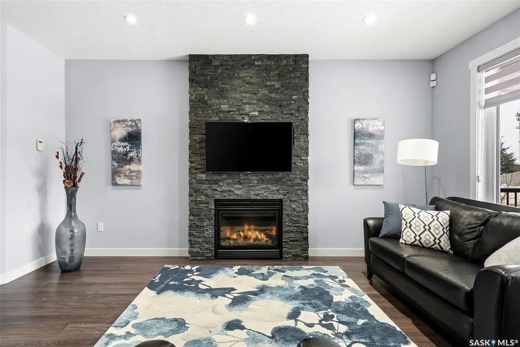 3921 Red Lily Bay Regina SK S4V 1S3