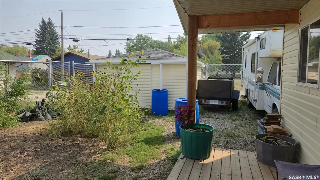 1005 Lillooet Street W Moose Jaw SK S6H 4Z9