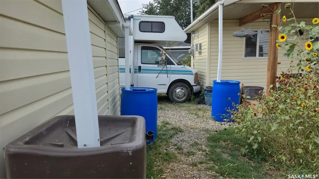 1005 Lillooet Street W Moose Jaw SK S6H 4Z9