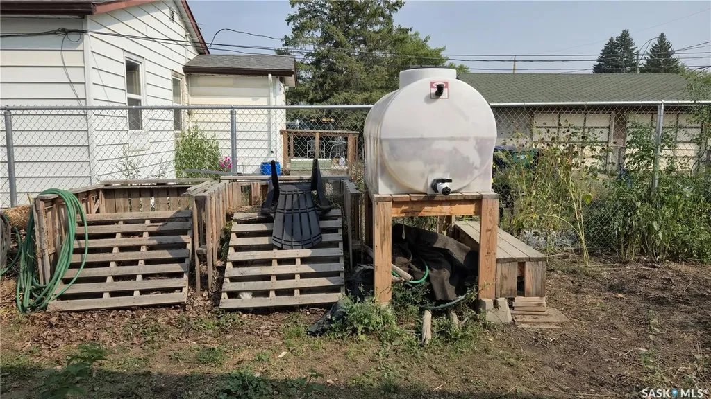 1005 Lillooet Street W Moose Jaw SK S6H 4Z9