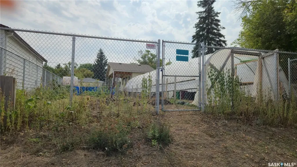 1005 Lillooet Street W Moose Jaw SK S6H 4Z9