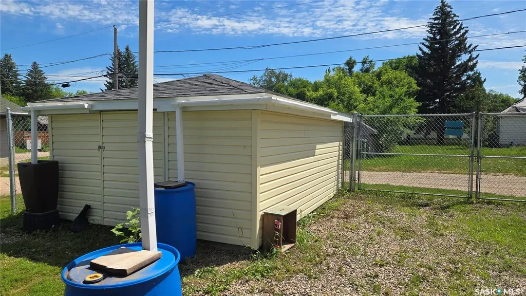 1005 Lillooet Street W Moose Jaw SK S6H 4Z9