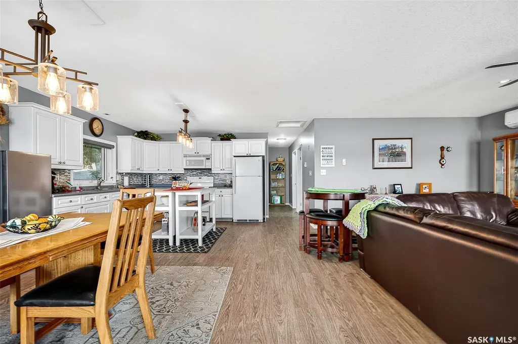 367 Daniel Drive North Grove SK S6H 4P4