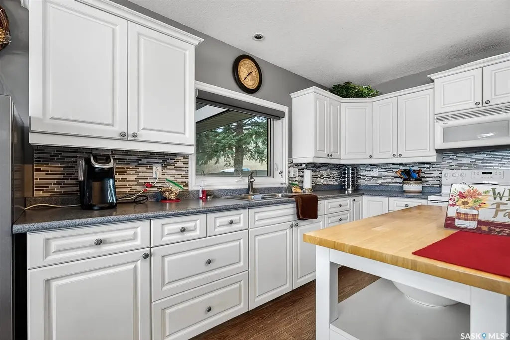 367 Daniel Drive North Grove SK S6H 4P4