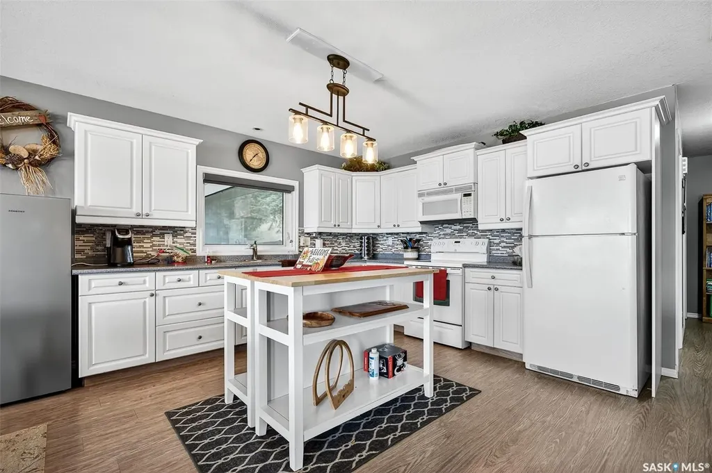 367 Daniel Drive North Grove SK S6H 4P4