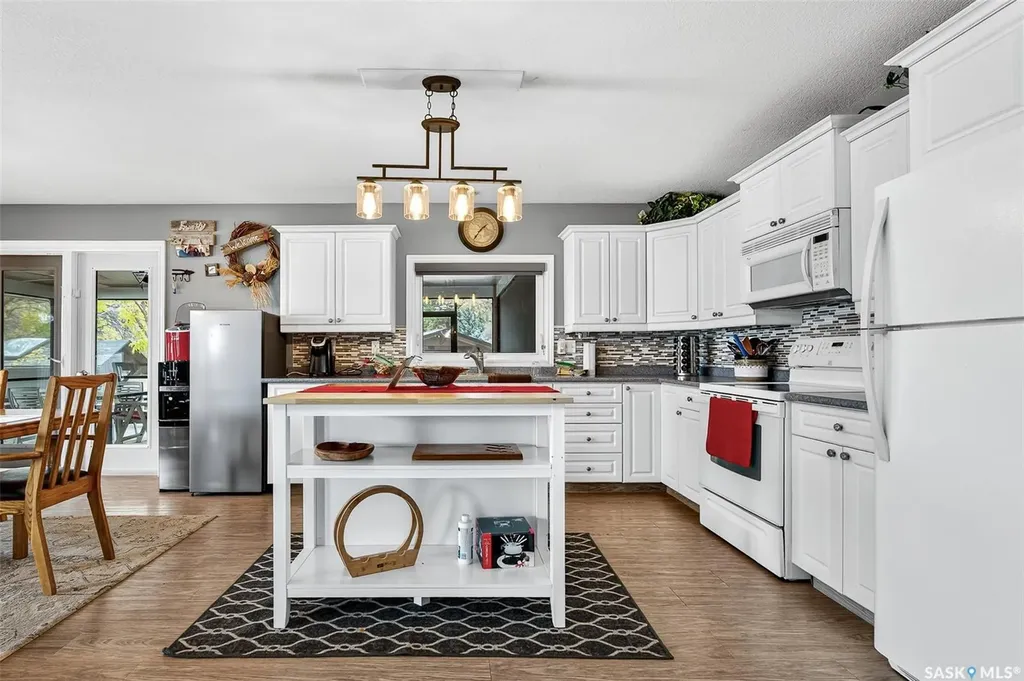 367 Daniel Drive North Grove SK S6H 4P4