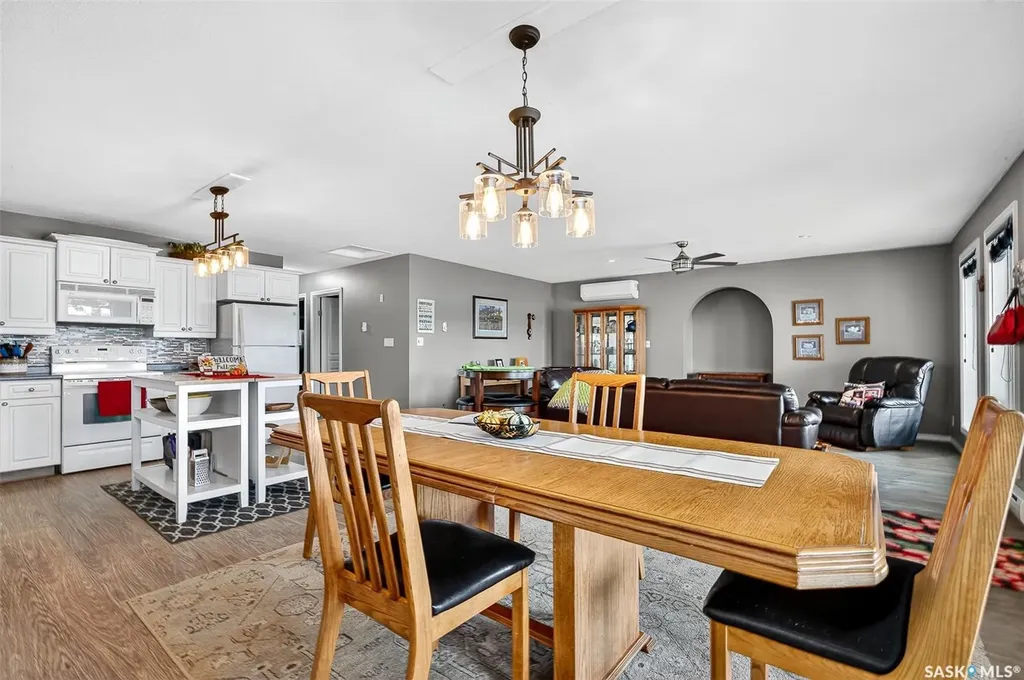 367 Daniel Drive North Grove SK S6H 4P4