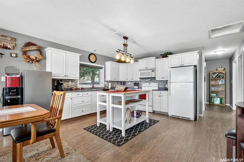 367 Daniel Drive North Grove SK S6H 4P4