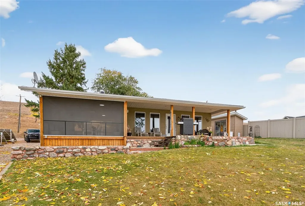 367 Daniel Drive North Grove SK S6H 4P4