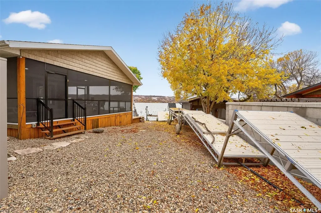367 Daniel Drive North Grove SK S6H 4P4
