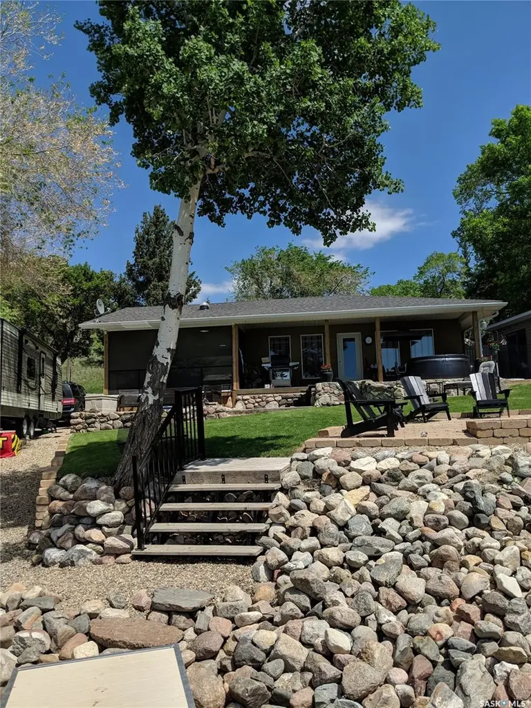 367 Daniel Drive North Grove SK S6H 4P4