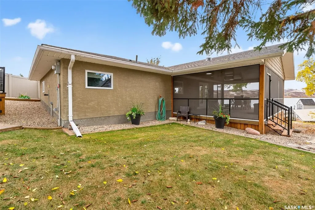 367 Daniel Drive North Grove SK S6H 4P4