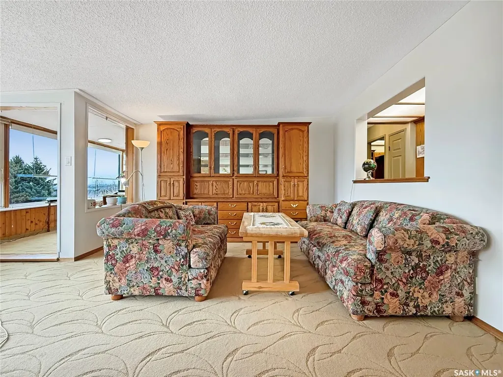 275 Alpine Crescent Swift Current SK S9H 4T5
