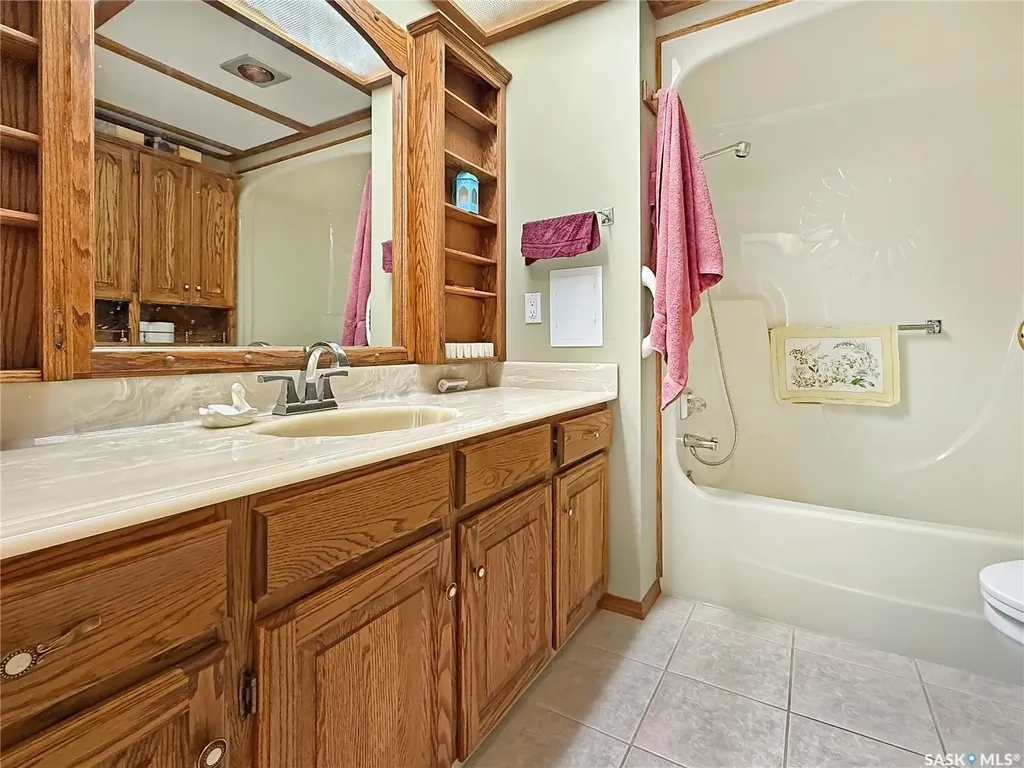 275 Alpine Crescent Swift Current SK S9H 4T5