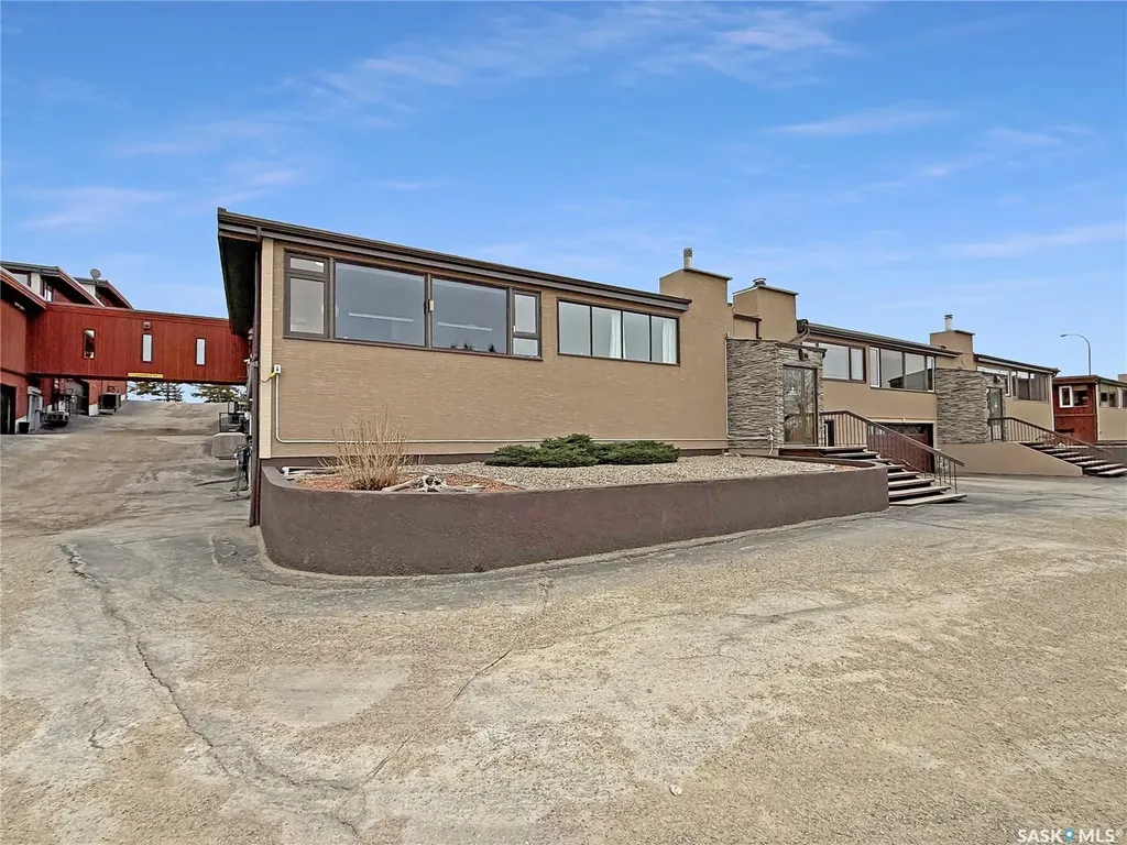 275 Alpine Crescent Swift Current SK S9H 4T5