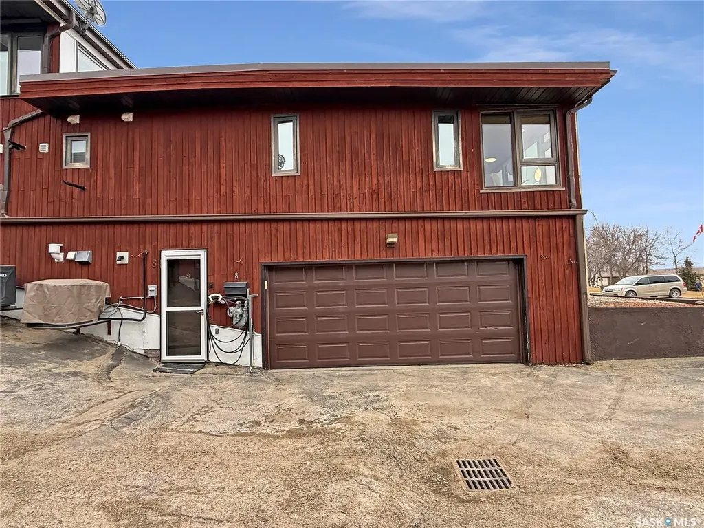 275 Alpine Crescent Swift Current SK S9H 4T5