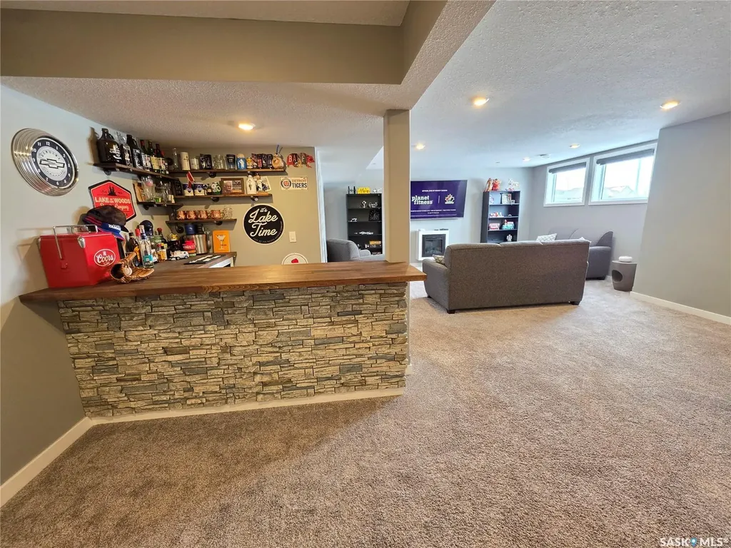 9 Carl Drive Meadow Lake SK S9X 1Z9