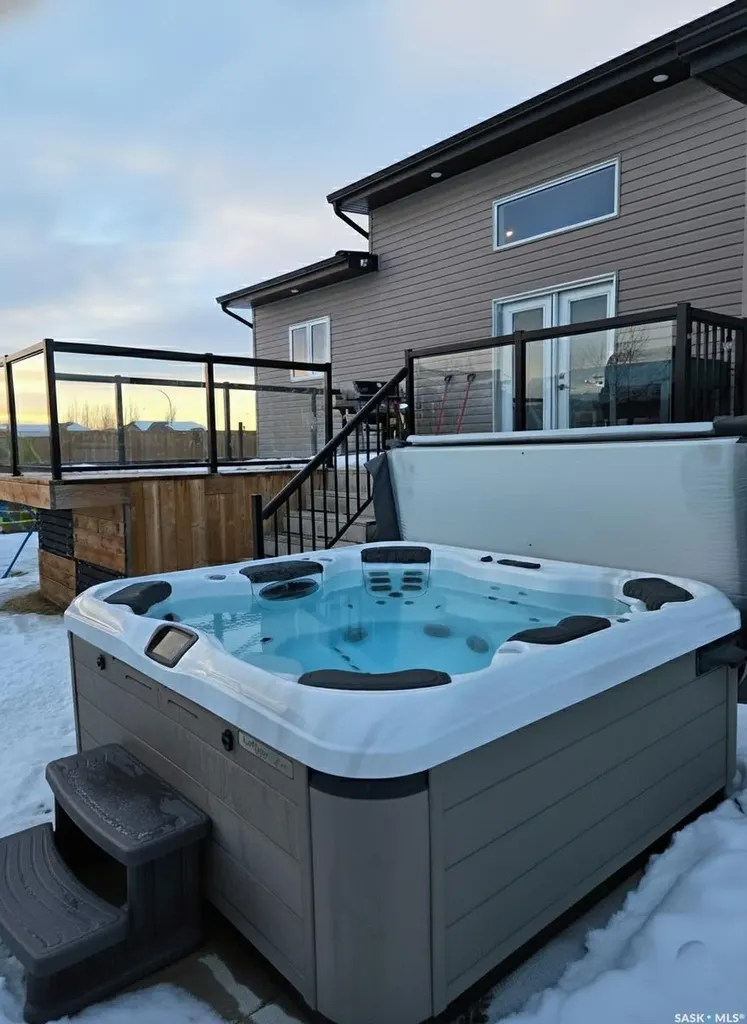 9 Carl Drive Meadow Lake SK S9X 1Z9