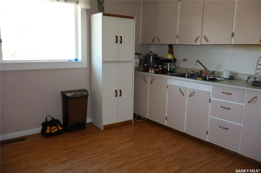 11 4th Street Willow Bunch SK S0H 4K0