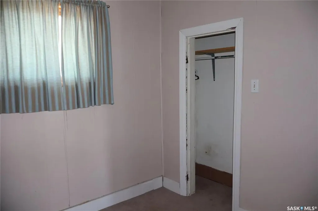 11 4th Street Willow Bunch SK S0H 4K0