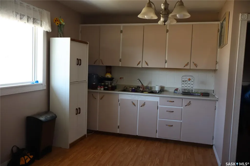 11 4th Street Willow Bunch SK S0H 4K0