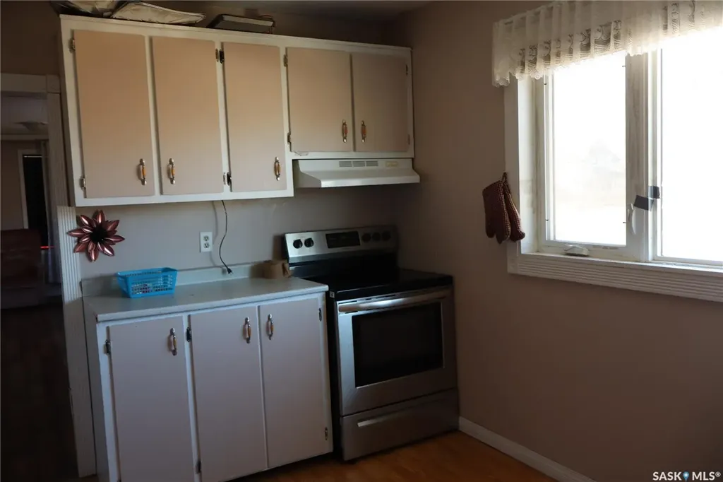 11 4th Street Willow Bunch SK S0H 4K0