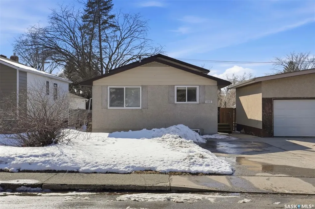 505 L Avenue N Saskatoon SK S7L 2P8