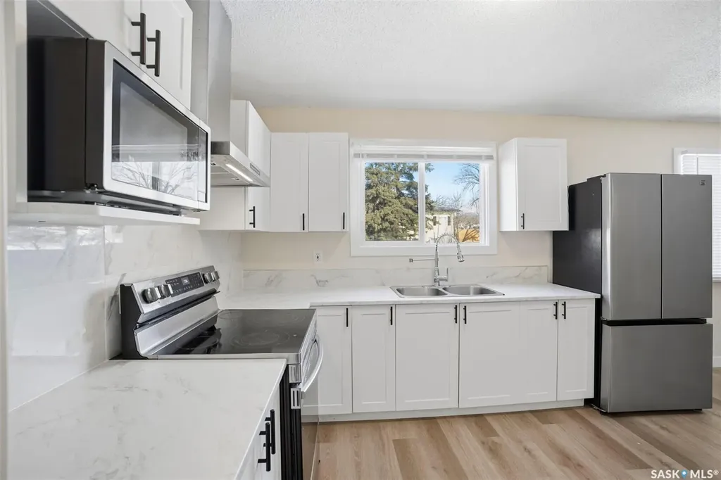 505 L Avenue N Saskatoon SK S7L 2P8