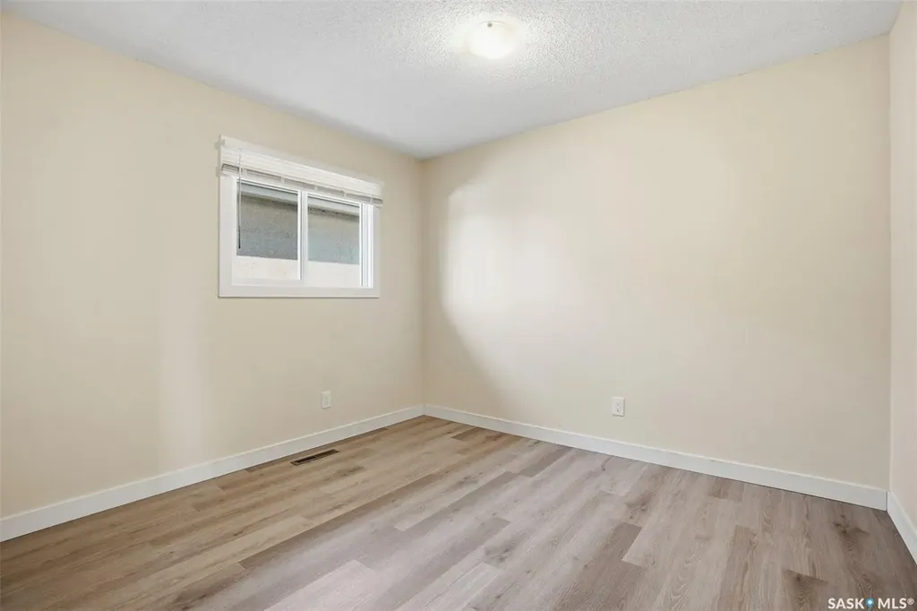 505 L Avenue N Saskatoon SK S7L 2P8