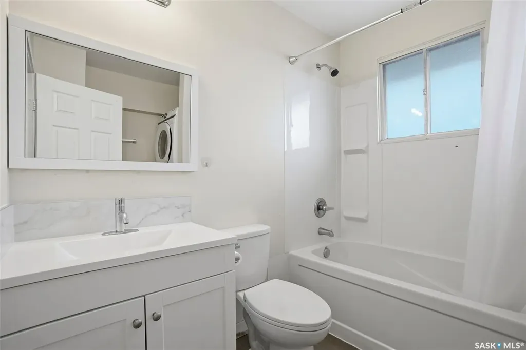 505 L Avenue N Saskatoon SK S7L 2P8