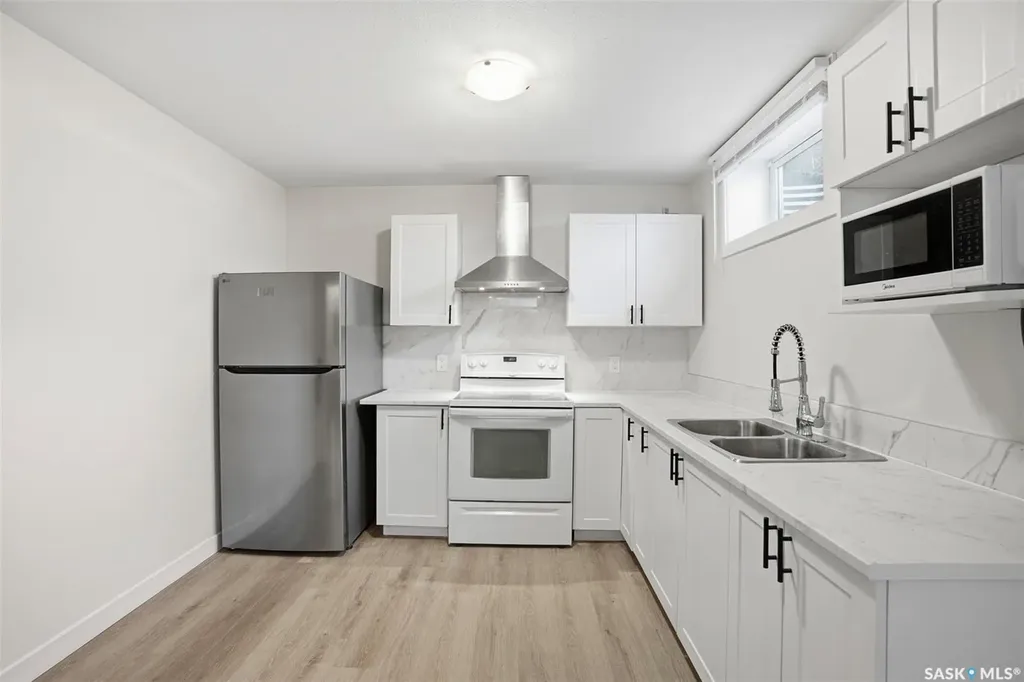 505 L Avenue N Saskatoon SK S7L 2P8