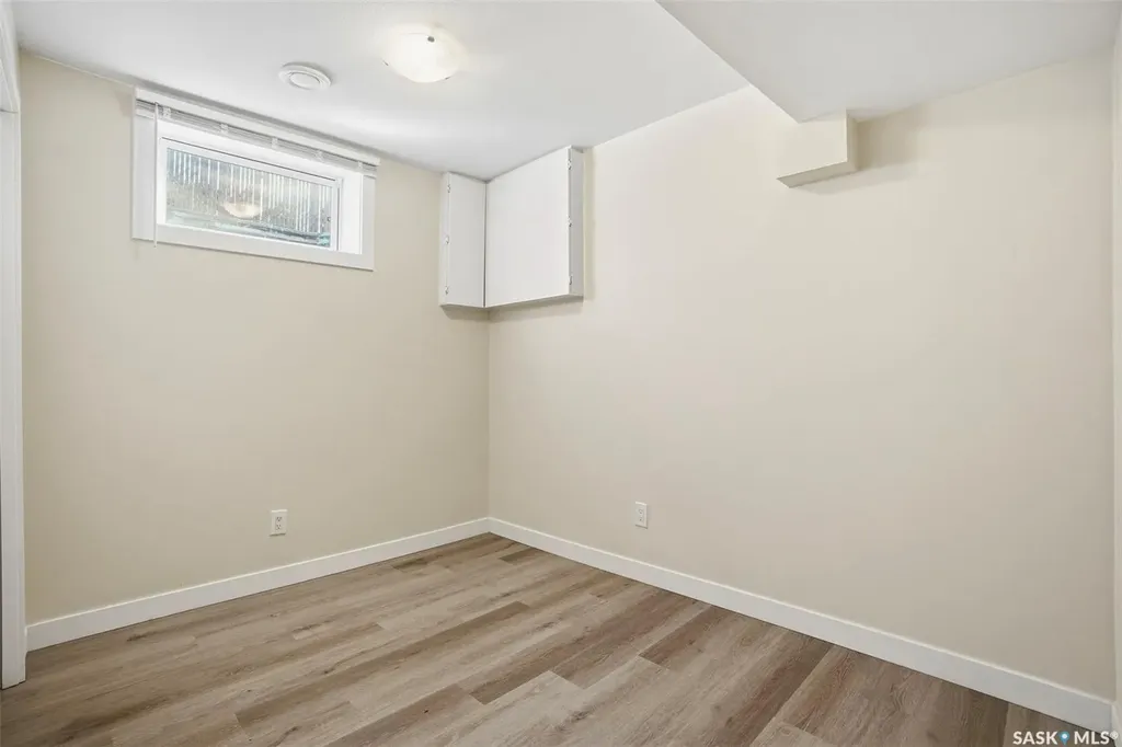 505 L Avenue N Saskatoon SK S7L 2P8