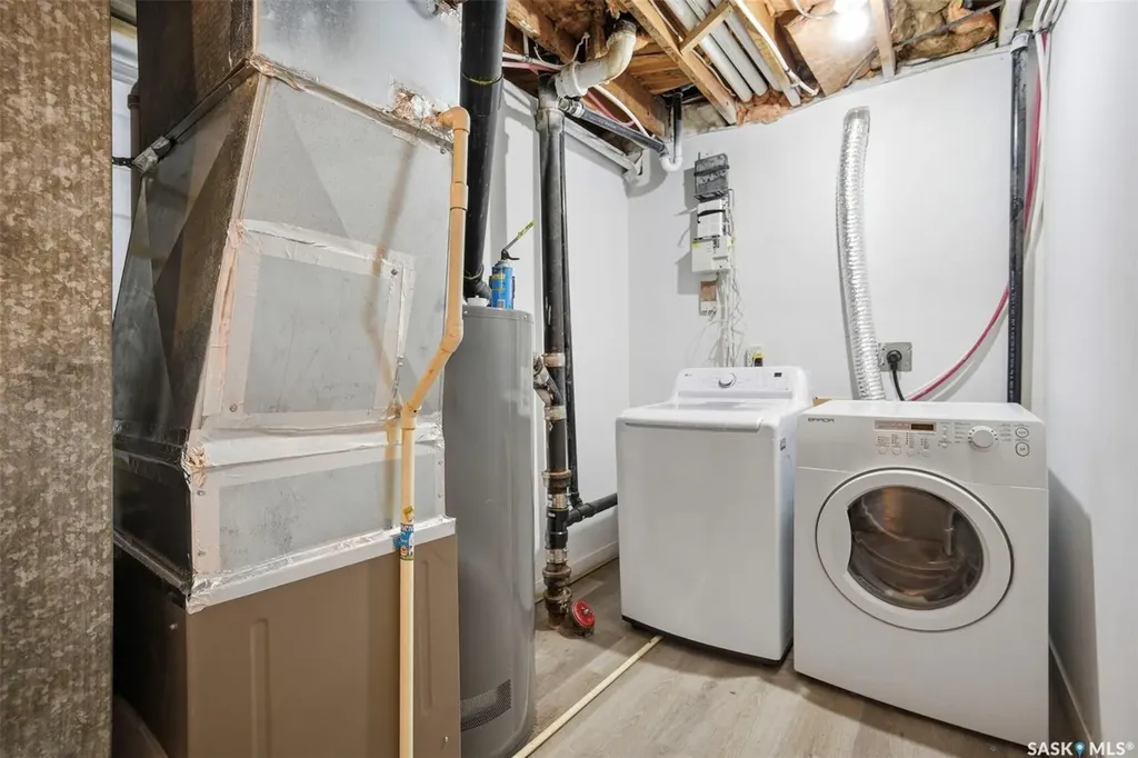 505 L Avenue N Saskatoon SK S7L 2P8