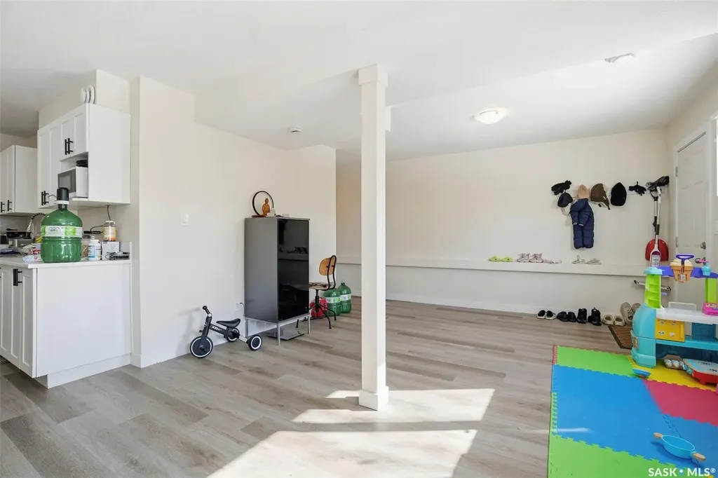 505 L Avenue N Saskatoon SK S7L 2P8