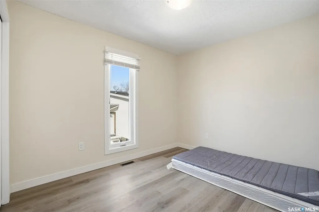 505 L Avenue N Saskatoon SK S7L 2P8