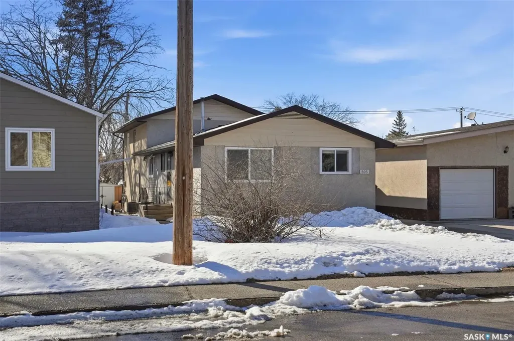 505 L Avenue N Saskatoon SK S7L 2P8