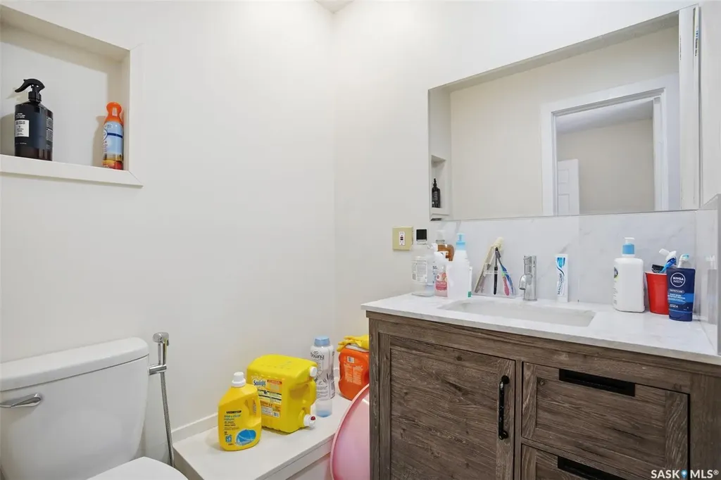 505 L Avenue N Saskatoon SK S7L 2P8