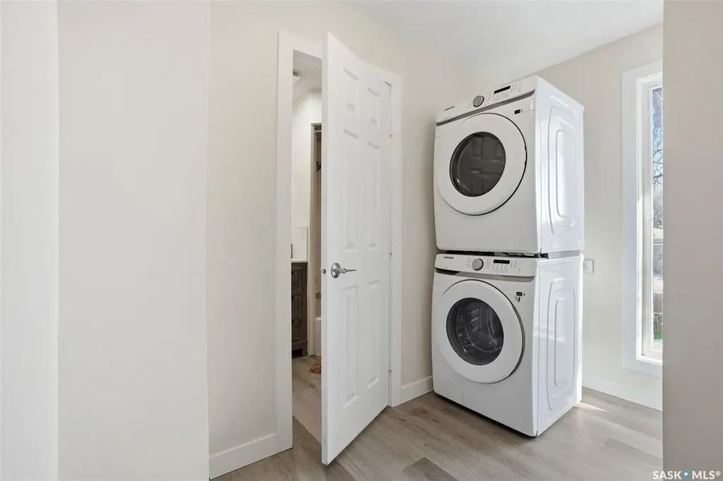 505 L Avenue N Saskatoon SK S7L 2P8